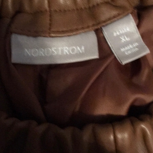 NWOT, NORDSTROM, XLpetite, Camel color, faux leather pants with side hip pockets - Picture 5 of 5